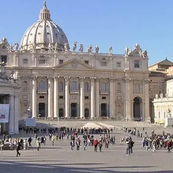 «I servizi spiarono il Vaticano per conoscere in anticipo il successore di Wojtyla»