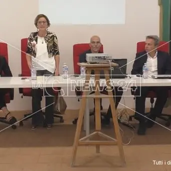 Crotone, il Movimento 5 stelle presenta i vantaggi del microcredito