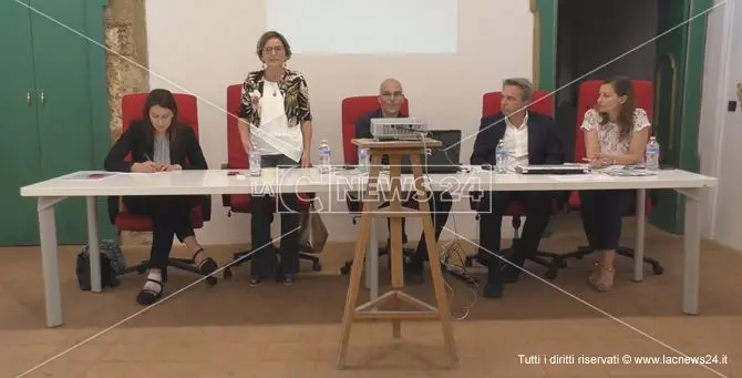 Crotone, il Movimento 5 stelle presenta i vantaggi del microcredito