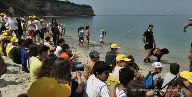 Spiagge pulite, l'iniziativa di Legambiente fa tappa a Ricadi - VIDEO