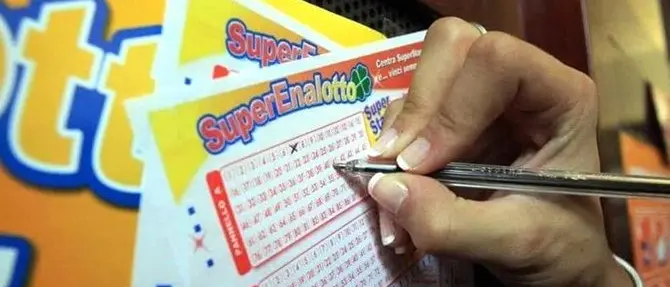 La fortuna bacia Catanzaro: vinti 200mila euro al Superenalotto