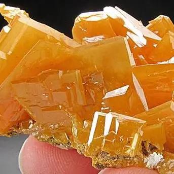 Wulfenite, ecco il minerale raro scoperto in Calabria