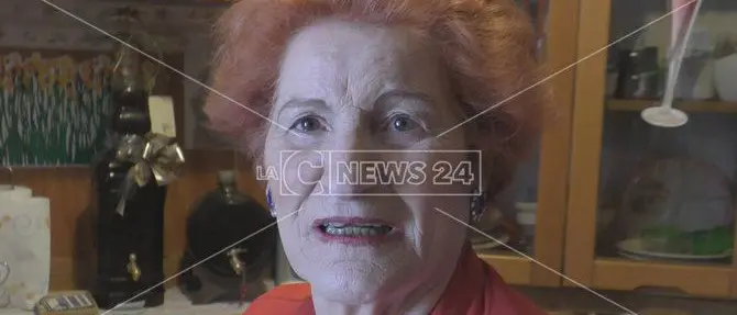 Disabile “prigioniera” in casa: «Non riesco neppure a comprare il pane» - VIDEO