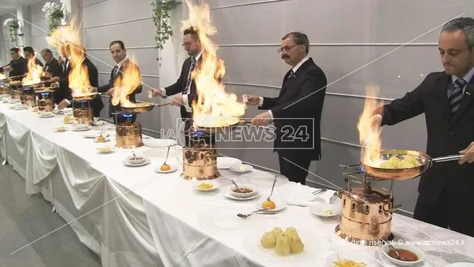 Cucina flambè per i vent'anni di Amira Cosenza-Sila VIDEO