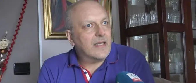 Non vedono il tumore e perde l'uso della gamba: «Un'ingiustizia non potersi curare in Calabria» - VIDEO