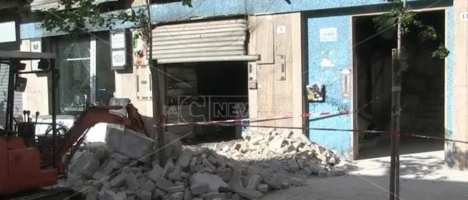 Bar distrutto da una bomba a Cosenza. Indagato il titolare per truffa assicurativa