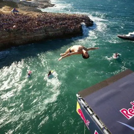 TUFFI DA “PAZZI” | Riparte il Red Bull Cliff: il calabrese Alessandro De Rose vuole il bis