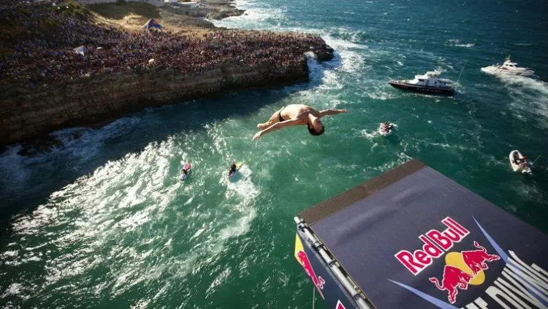 TUFFI DA “PAZZI” | Riparte il Red Bull Cliff: il calabrese Alessandro De Rose vuole il bis