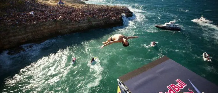 TUFFI DA “PAZZI” | Riparte il Red Bull Cliff: il calabrese Alessandro De Rose vuole il bis