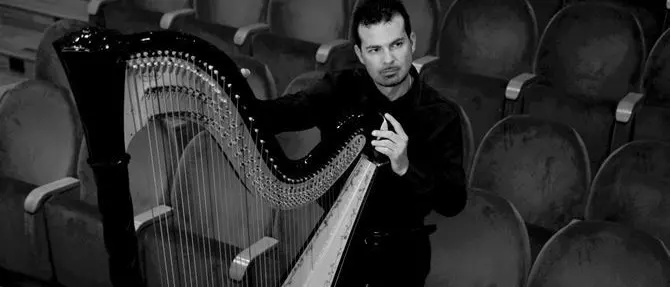Capricci d'opera a Mendicino con l'arpa di Davide Burani