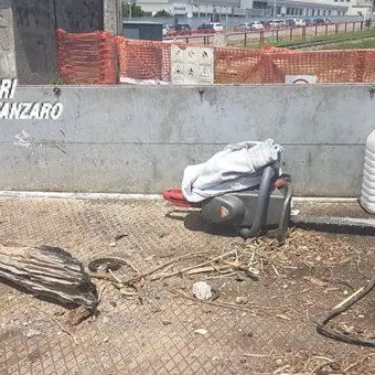 Catanzaro, sorpresi a rubare nel cantiere della metropolitana: arrestati