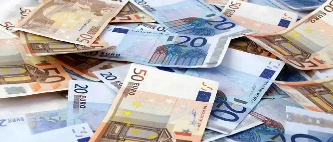 Ventinovenne vuole “paghetta” di 900 euro e porta il padre in tribunale