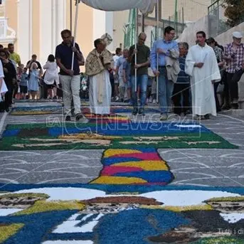 Ricadi, l’Infiorata colora la frazione di Santa Domenica