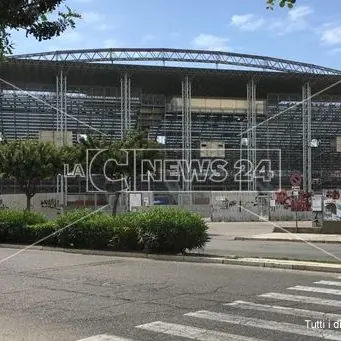Crotone, nessuna proroga per lo stadio: bisogna smantellare la tribuna e la curva