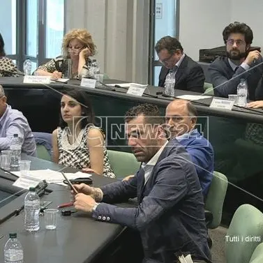 Il consiglio comunale di Rende: «Manna porti qui il nuovo ospedale»