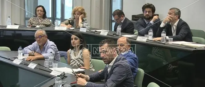 Il consiglio comunale di Rende: «Manna porti qui il nuovo ospedale»
