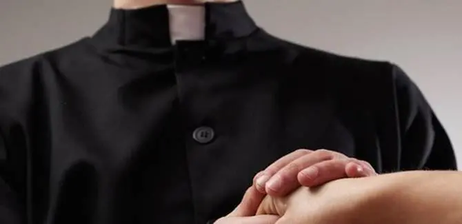 Prostituzione minorile, la Procura chiede il processo per il sacerdote