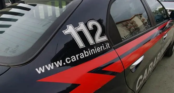 Catanzaro, ruba un paio di scarpe da un negozio di abbigliamento