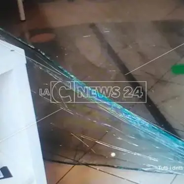 Aggressioni e violenza sessuale, due arresti a Cosenza