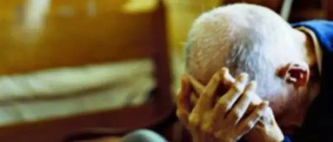 Reggio, 47enne abbandona il padre in un corridoio del Tribunale