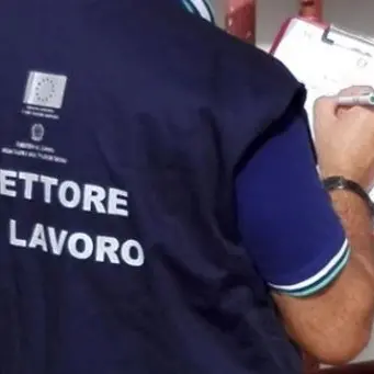 Scoperti lavoratori in nero nel Crotonese: titolari denunciati