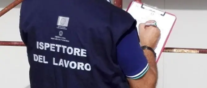 Scoperti lavoratori in nero nel Crotonese: titolari denunciati