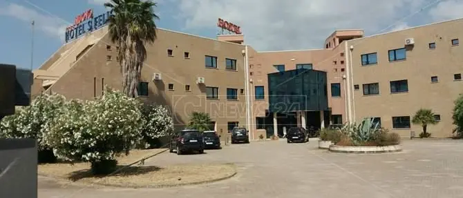 Dramma in piscina, 17enne muore annegato nel Cosentino - VIDEO