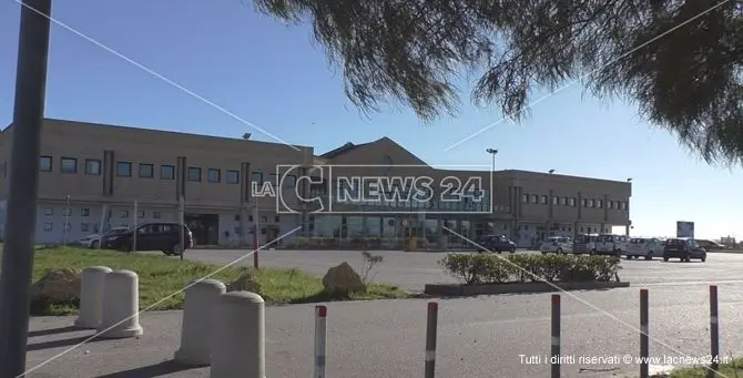 Aeroporto di Crotone senza carburante, arriva in soccorso Lamezia