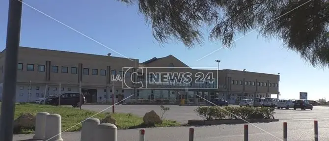 Aeroporto di Crotone senza carburante, arriva in soccorso Lamezia