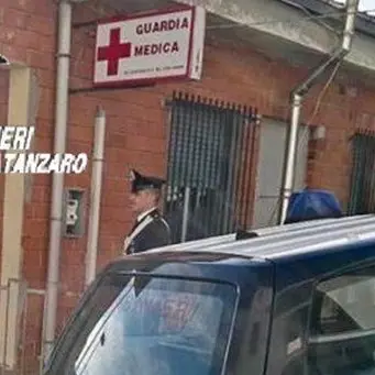 Catanzaro, guardia medica si rifiuta di visitare un bambino: scatta la denuncia