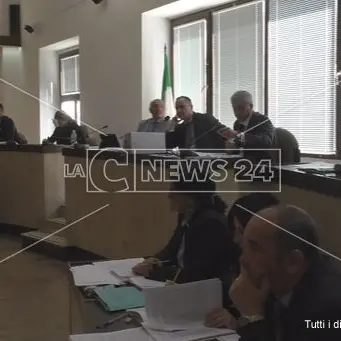 Comune di Crotone, il sindaco Ugo Pugliese azzera la giunta