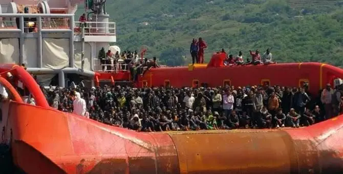 Migranti, i grillini Abate e Sapia: «No a hot spot di Corigliano»