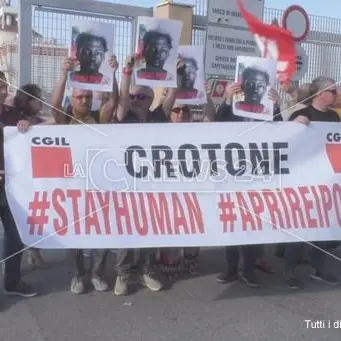 Immigrazione, la Cgil scende in piazza per la riapertura dei porti -VIDEO