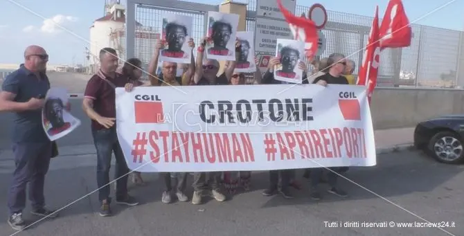 Immigrazione, la Cgil scende in piazza per la riapertura dei porti -VIDEO