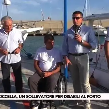 Un sollevatore per disabili, il porto di Roccella entra nel futuro -VIDEO
