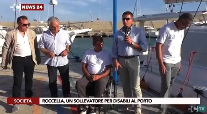 Un sollevatore per disabili, il porto di Roccella entra nel futuro -VIDEO