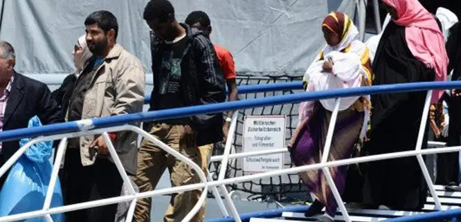 Reggio, in porto la nave Protector: a bordo 46 migranti