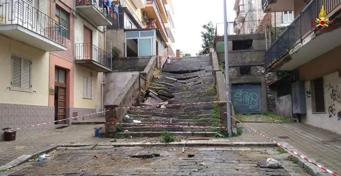 Reggio, violento nubifragio: numerosi gli interventi dei vigili del fuoco