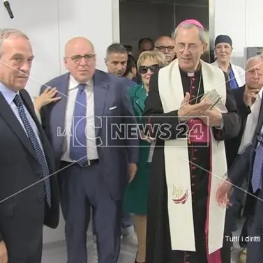 Nuove sale operatorie all'Annunziata di Cosenza. Oliverio e Scura, dichiarazioni di fuoco - VIDEO