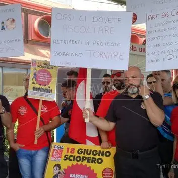 Vigilantes in protesta a Lamezia: da otto mesi senza stipendio