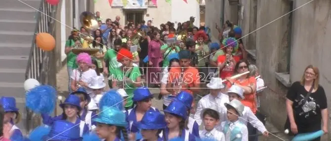 Caccuri, paese dell'accoglienza, festeggia il Kids Festival - VIDEO