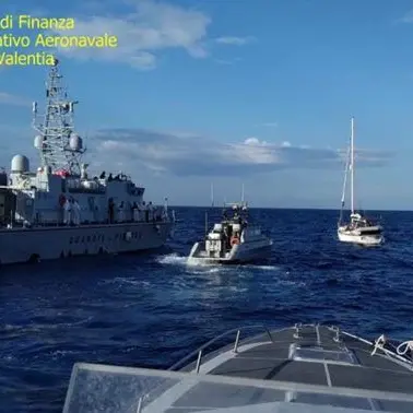 Sbarco migranti a Crotone, fermati tre scafisti -VIDEO
