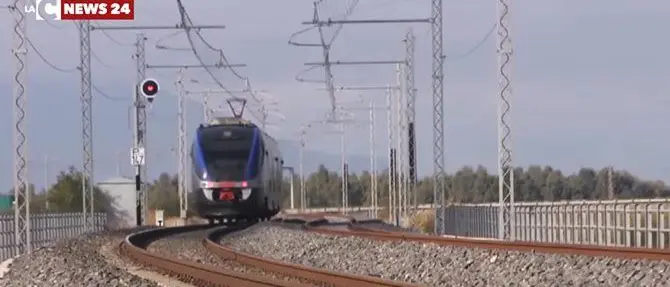 Treni elettrici sulla Sibari-Rossano, le reazioni tra entusiasmo e perplessità - VIDEO
