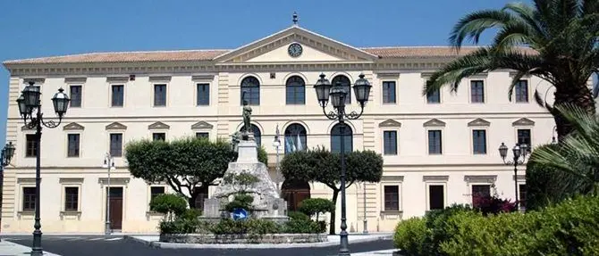 Locri, la nuova Giunta e i primi mal di pancia