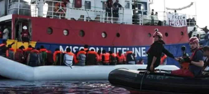 Migranti, Corbelli: «La nave Lifeline approdi al porto di Corigliano»