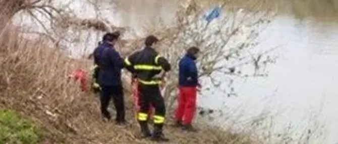 Cadavere nel fiume Crati, mercoledì l'autopsia