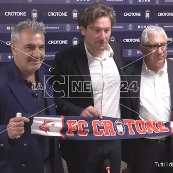 Fc Crotone, presentato mister Stroppa: «È un orgoglio far parte di questa famiglia»