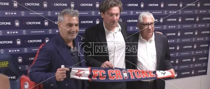 Fc Crotone, presentato mister Stroppa: «È un orgoglio far parte di questa famiglia»