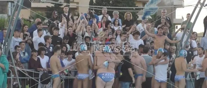 Pallanuoto, la Rari Nantes Crotone vola in Serie A2