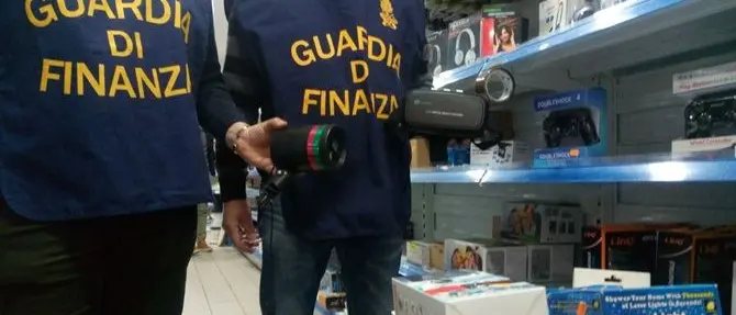 Contraffazione, mille prodotti sequestrati dalla Guardia di finanza